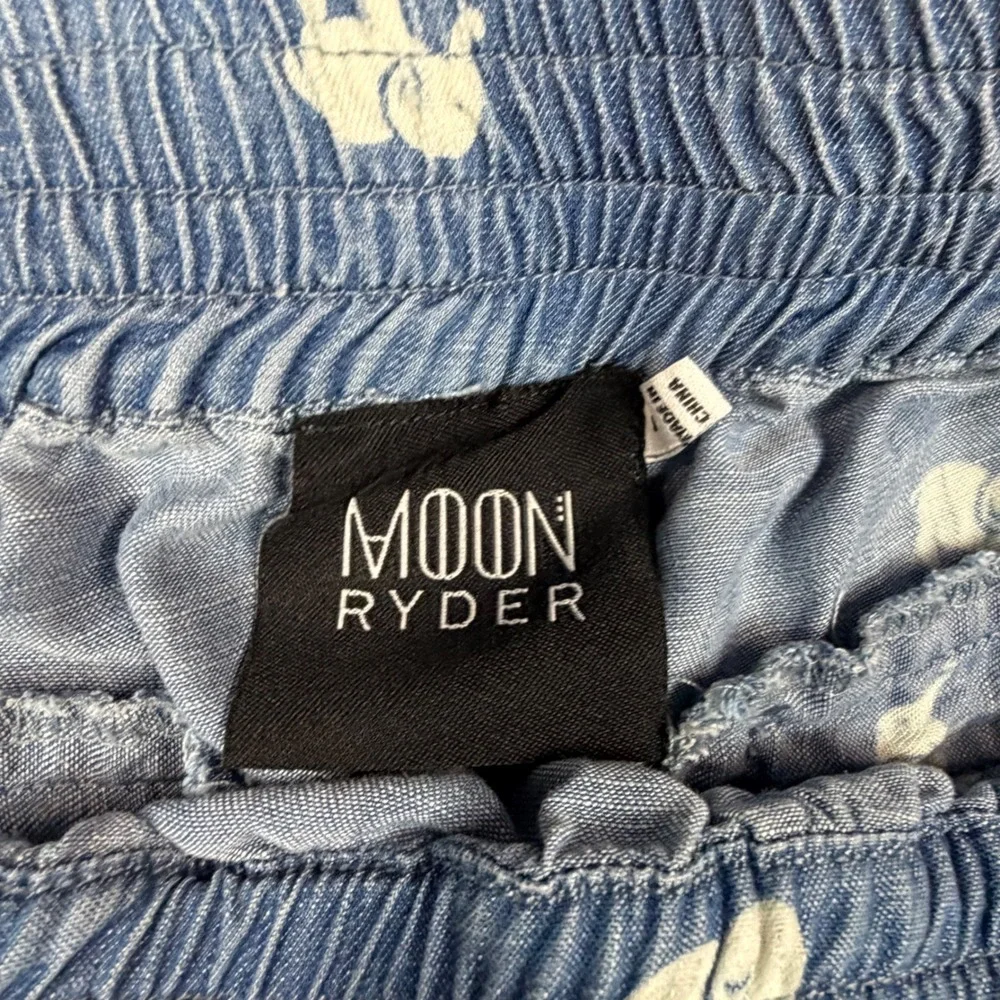 Moon Ryder Womens W34 Blue Chambray Elephant All Over Print Elastic Waist Shorts